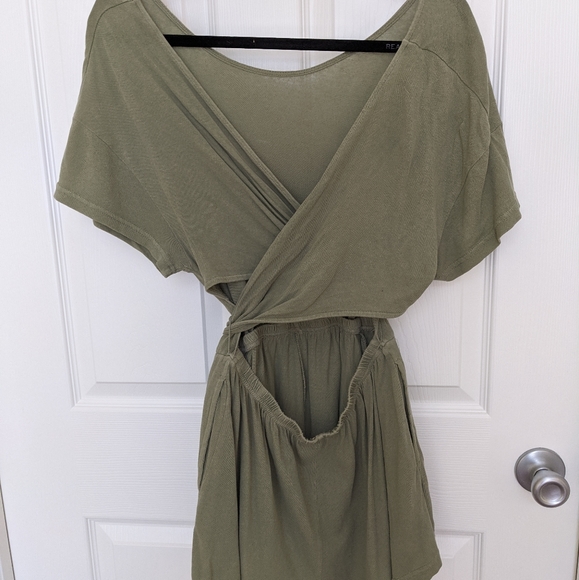 Romper - Picture 2 of 2